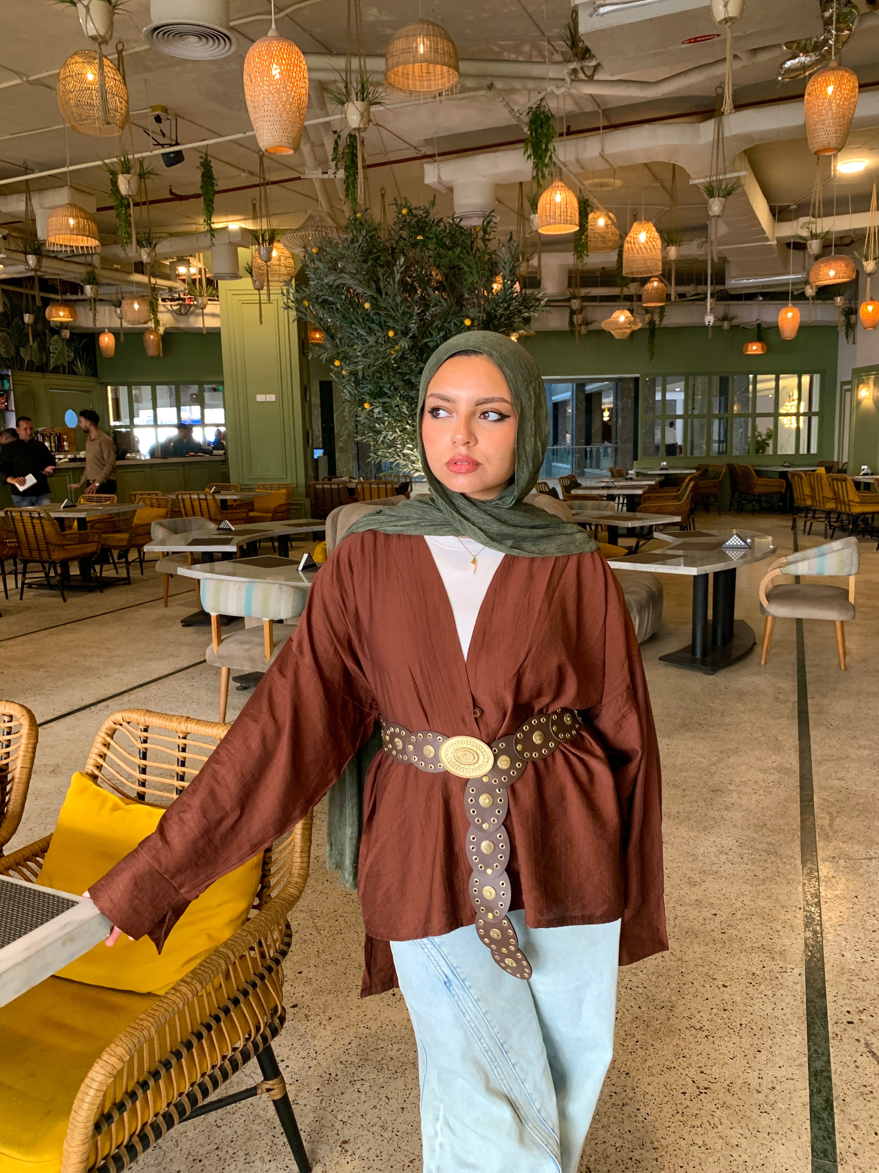 Cardy-Louse in Warm Brown
