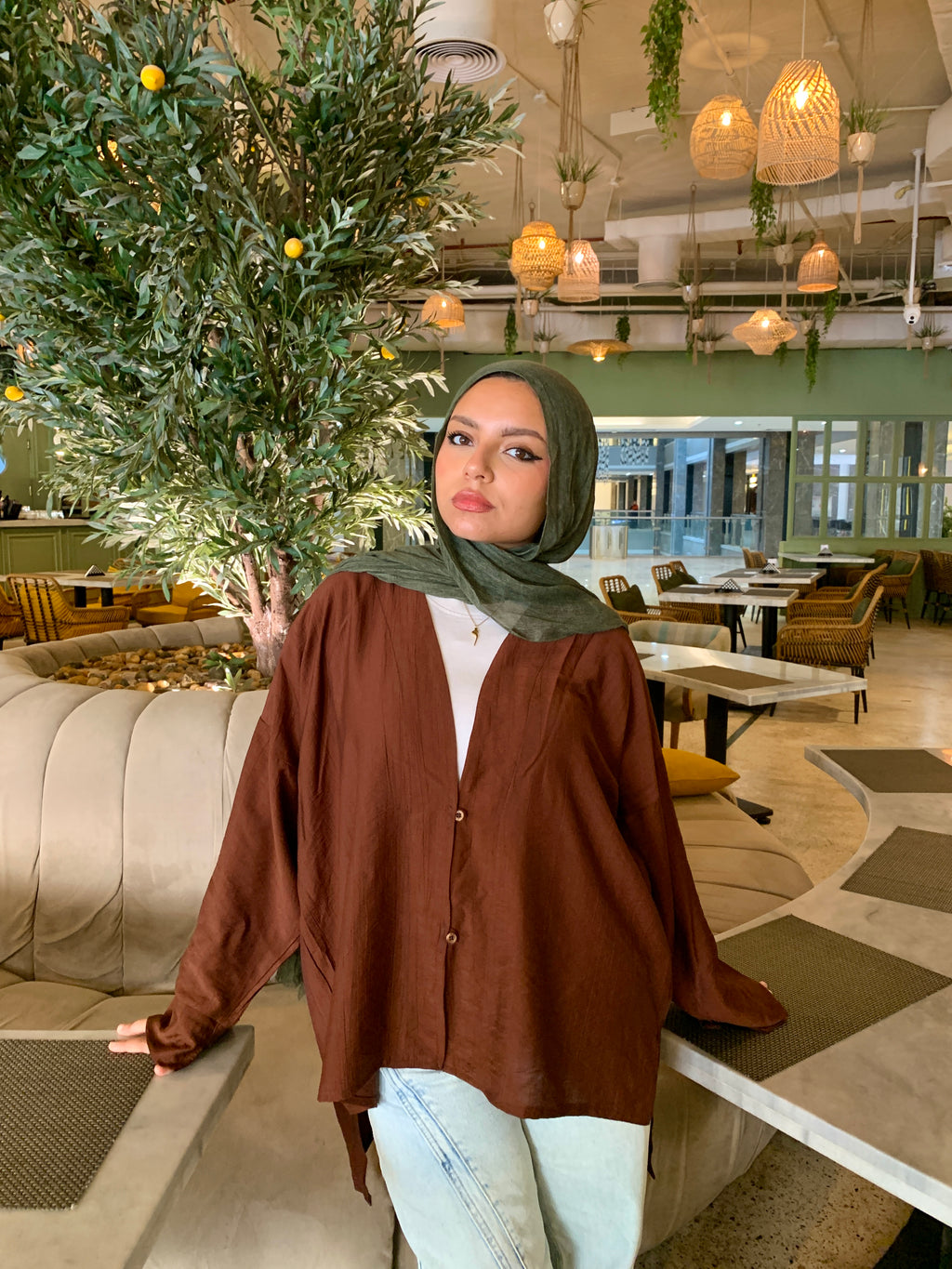 Cardy-Louse in Warm Brown